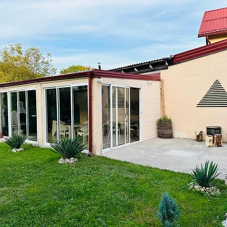 Ravne Energy Bed & Breakfast Visoko